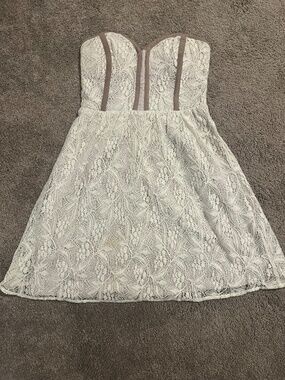 Urban Outfitters Strapless Mini Lace Cocktail, Prom, Wedding or fun summer Dress